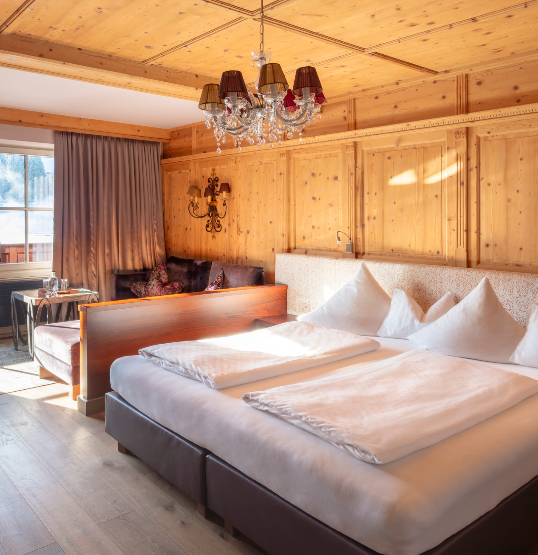 Helles und elegantes Zimmer im Krallerhof für Ihre Übernachtung nach einer Feier. (c) Hotel Krallerhof